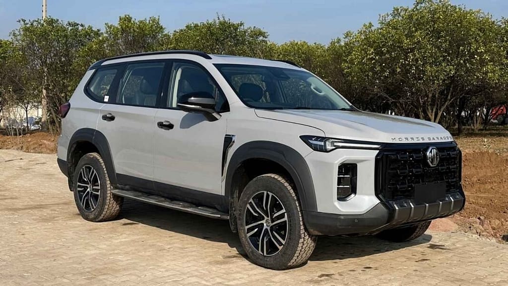 Record-Breaking MG Majestor Pulls Massive 406-Tonne Train Ahead of Launch